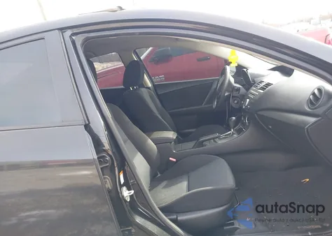 2011 Mazda Mazda3 I Sport z USA, uszkodzony, nr VIN JM1BL1UF3B1377231